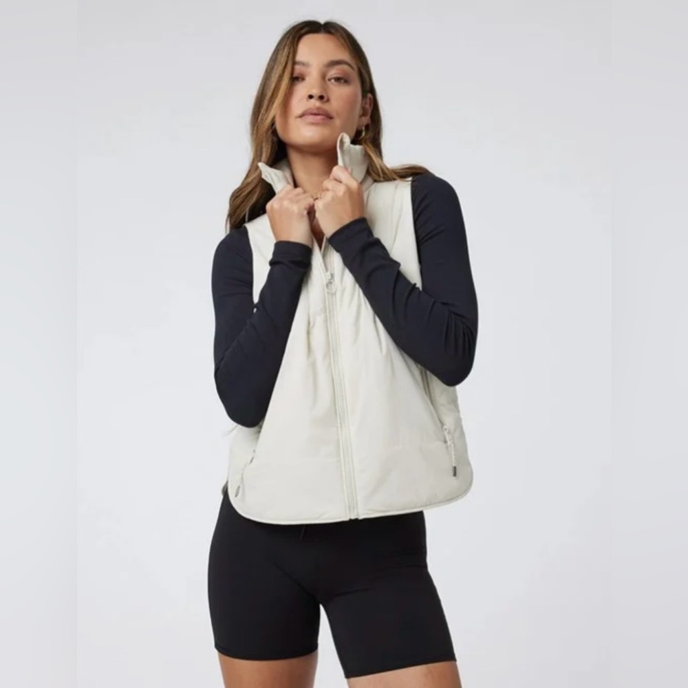 VUORI Canyon Insulated Vest, size Large, Bone, NEW with Tags!!